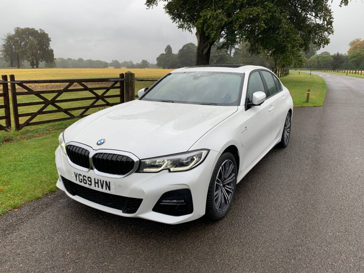 BMW 330e M Sport (2018 - ) Review | Regit