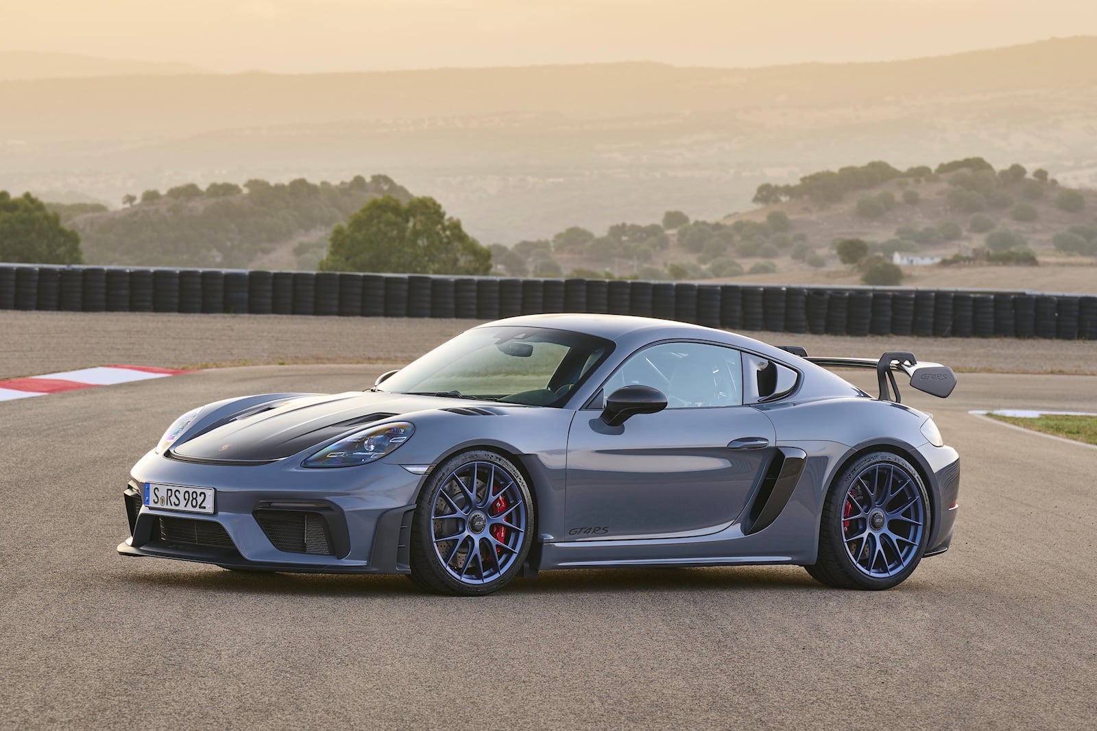 2023 Porsche 718 Cayman GT4 RS Review, Pricing | New 718 Cayman GT4 RS  Coupe Models | CarBuzz