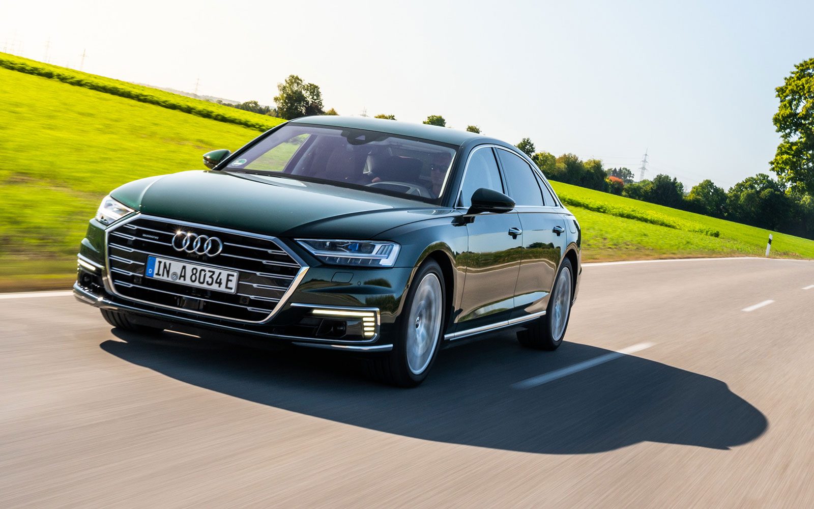 Luxury Meets Efficiency: the Audi A8 L 60 TFSI e quattro - e-tron connect