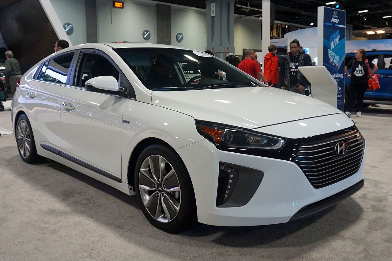 File:Hyundai Ioniq Hybrid WAS 2017 1781.jpg - Wikimedia Commons