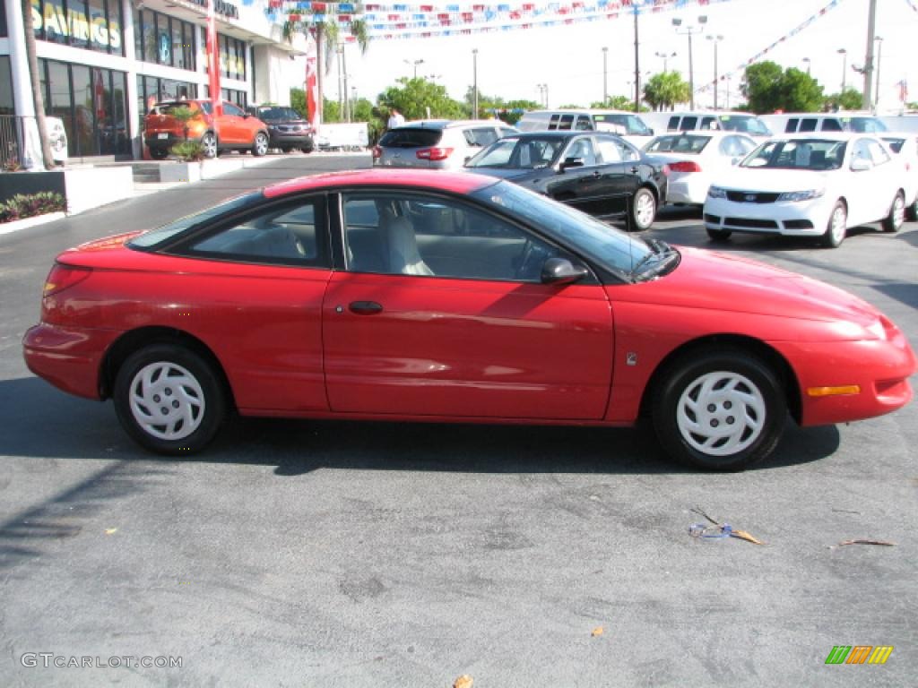 1998 Bright Red Saturn S Series SC1 Coupe #39740745 Photo #5 | GTCarLot.com  - Car Color Galleries