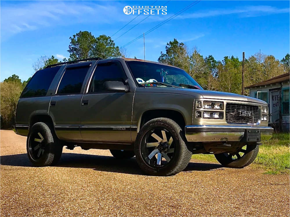 1999 GMC Yukon with 20x10 -25 ARKON OFF-ROAD Lincoln and 275/55R20 Atturo  Trail Blade At and Stock | Custom Offsets