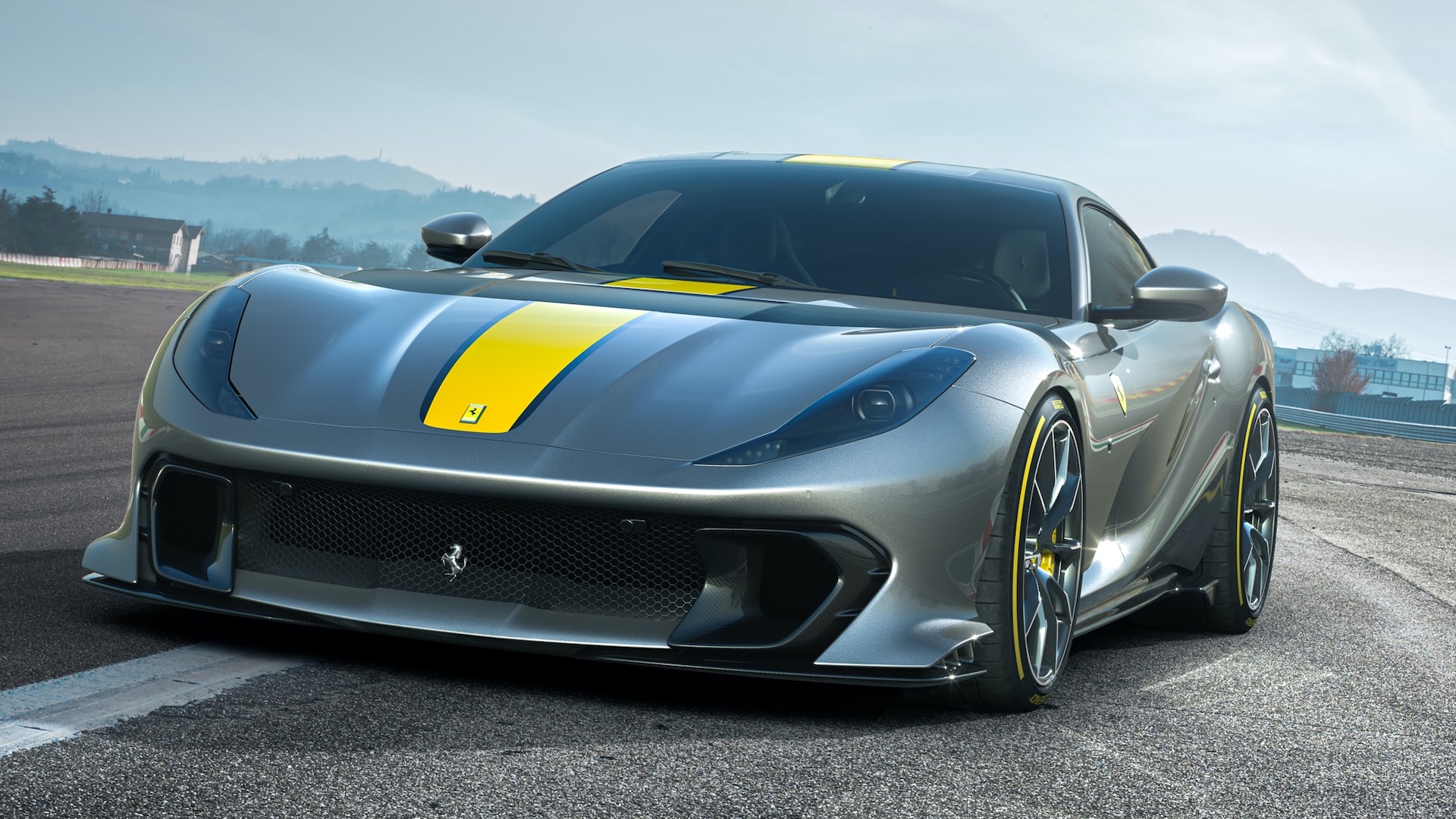 2022 Ferrari 812 Superfast Prices, Reviews, and Photos - MotorTrend