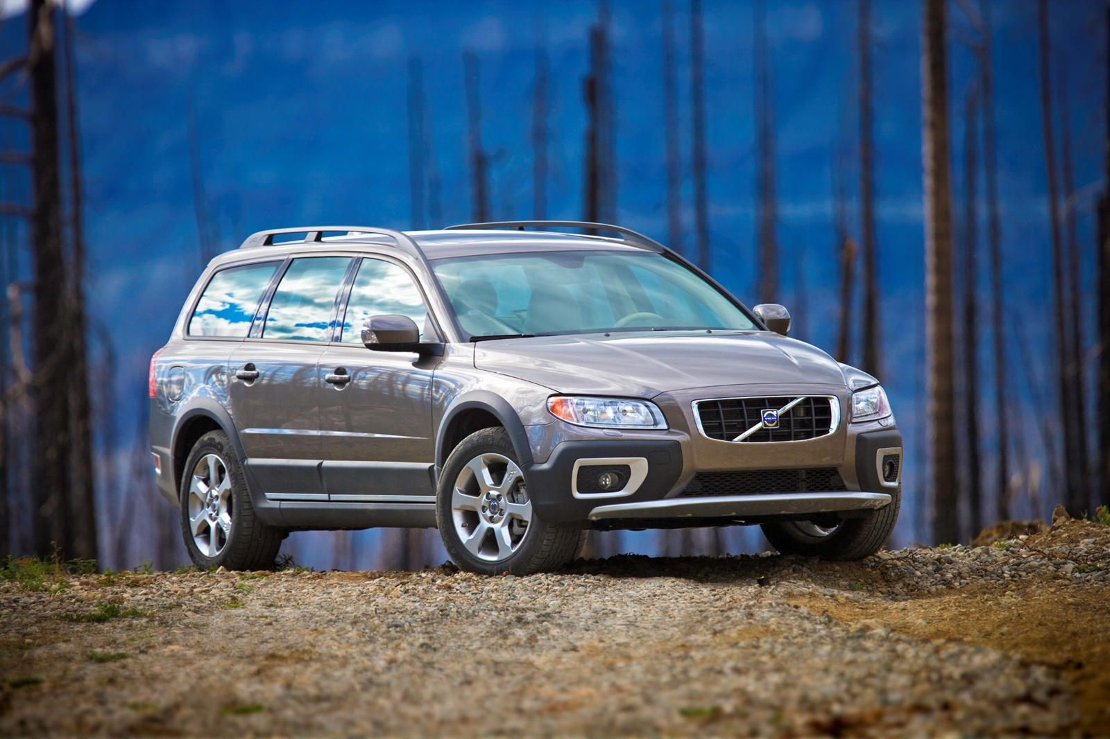 2010 Volvo XC70: Review, Trims, Specs, Price, New Interior Features,  Exterior Design, and Specifications | CarBuzz