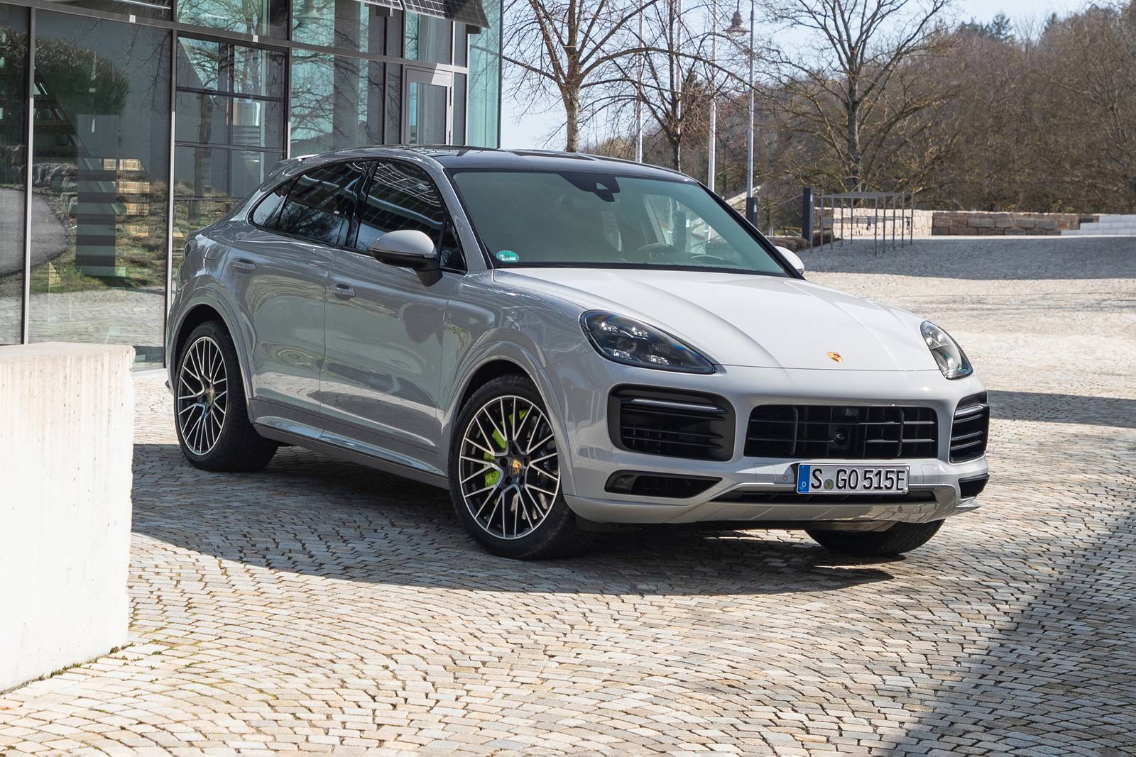 Used 2021 Porsche Cayenne Coupe Plug-in Hybrid Review | Edmunds