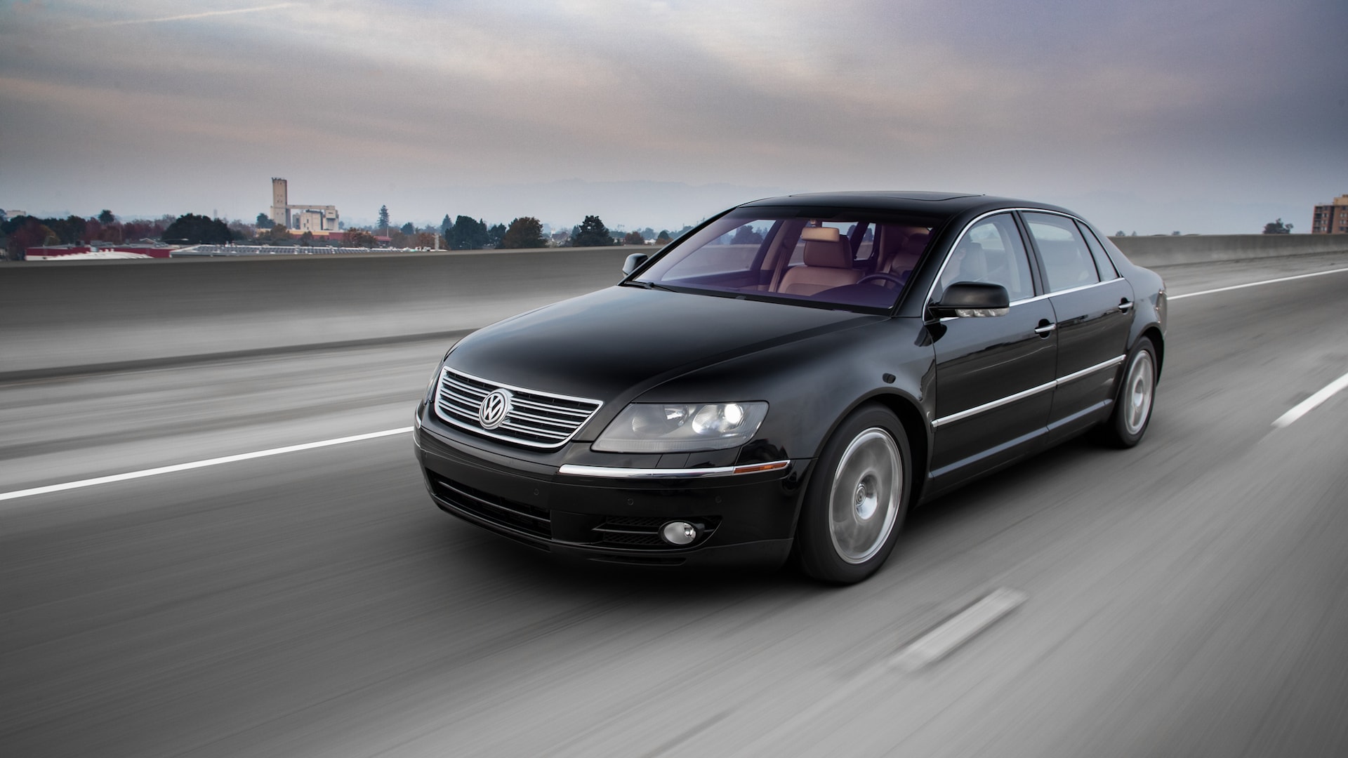 We Drive This Barn-Find 2004 Volkswagen Phaeton, and It Still Impresses