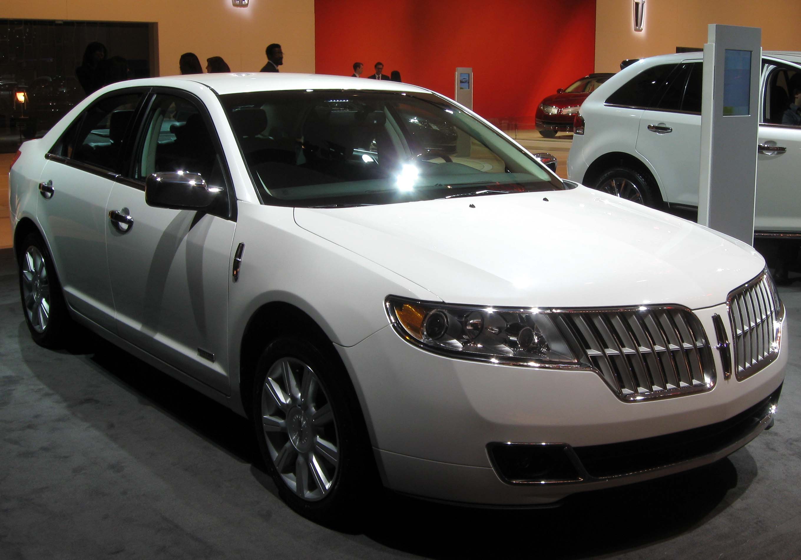 File:2012 Lincoln MKZ Hybrid -- 2012 NYIAS.JPG - Wikimedia Commons
