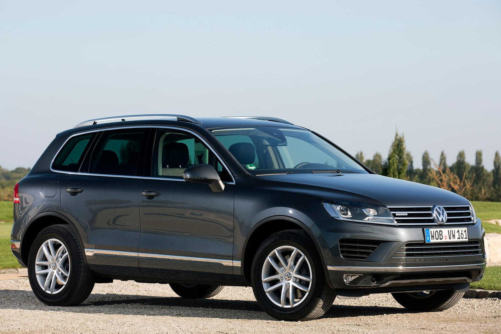 2012 Volkswagen Touareg Hybrid: Review, Trims, Specs, Price, New Interior  Features, Exterior Design, and Specifications | CarBuzz