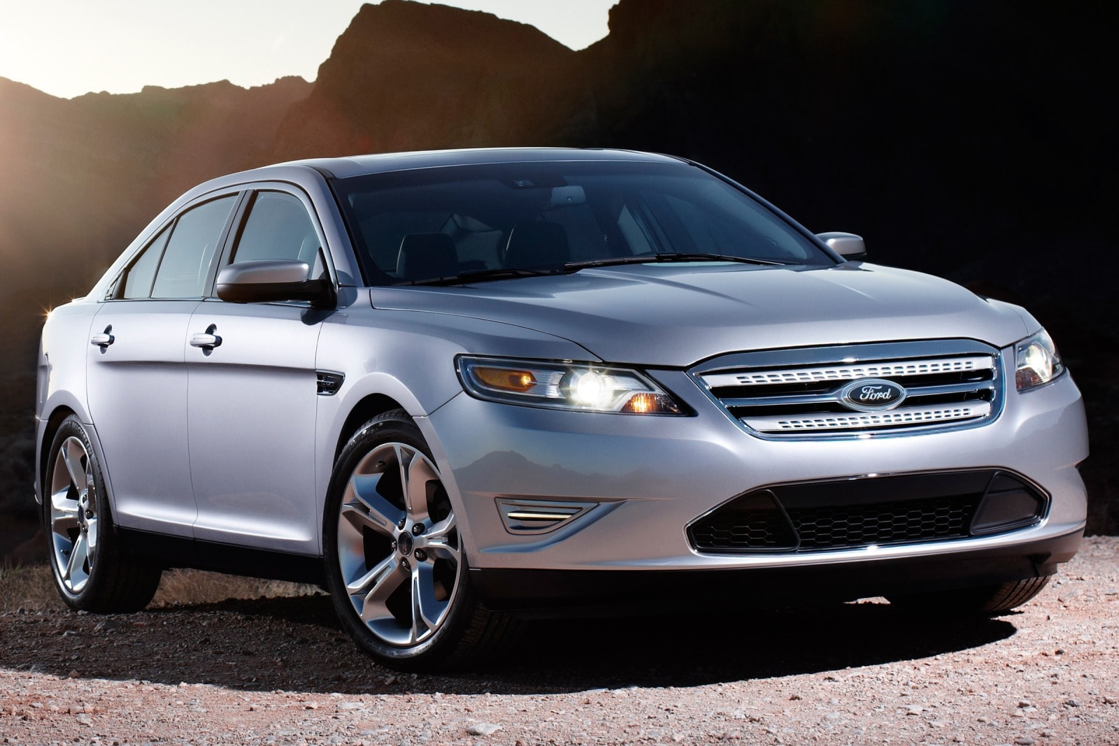 Used 2010 Ford Taurus SHO Review | Edmunds
