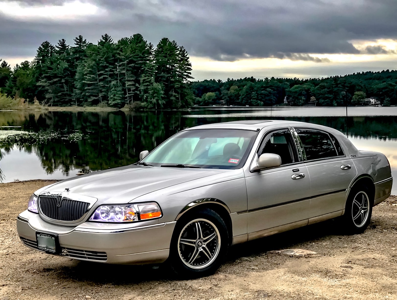 2005 Lincoln Town Car Signature Limited "Roadwolf" | Members' Cars |  Crownvic.net
