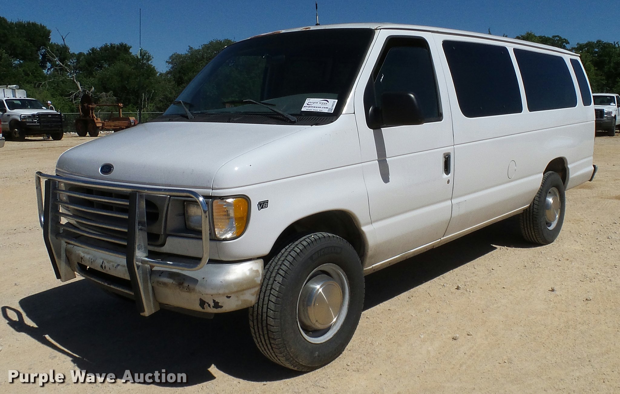 2000 Ford Econoline E250 Extended van in Austin, TX | Item DA6235 sold |  Purple Wave