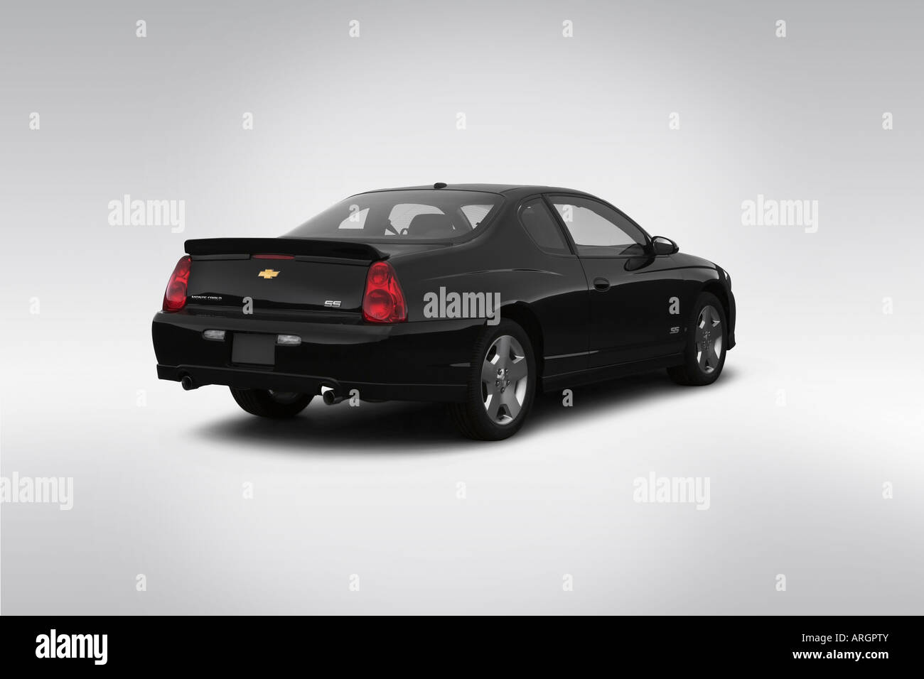 2007 Chevrolet Monte Carlo SS in Black - Rear angle view Stock Photo - Alamy
