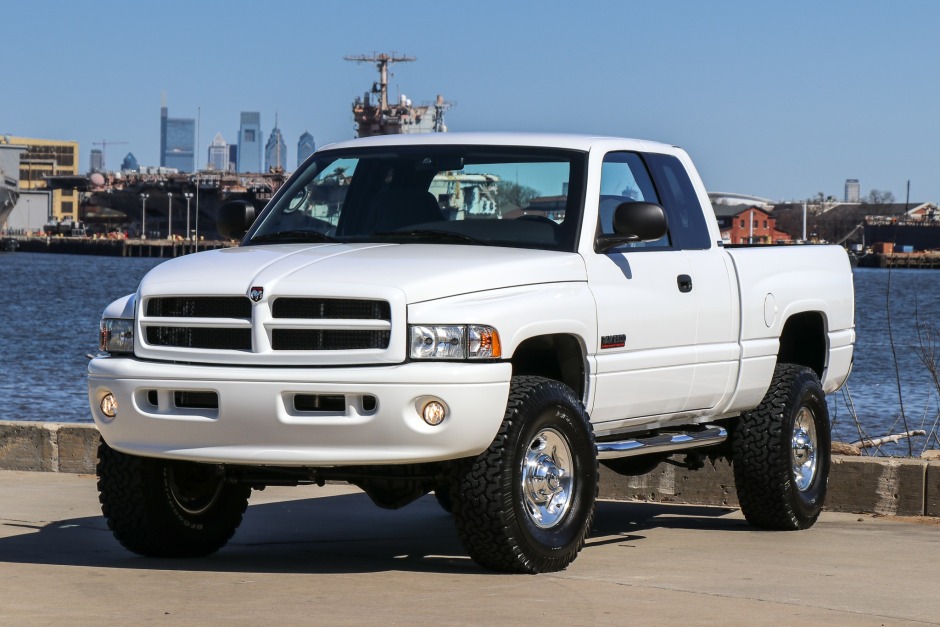 69-Mile 2002 Dodge Ram 2500HD Quad Cab Sport Cummins 4x4 6-Speed for sale  on BaT Auctions - sold for $76,000 on April 9, 2022 (Lot #70,125) | Bring a  Trailer