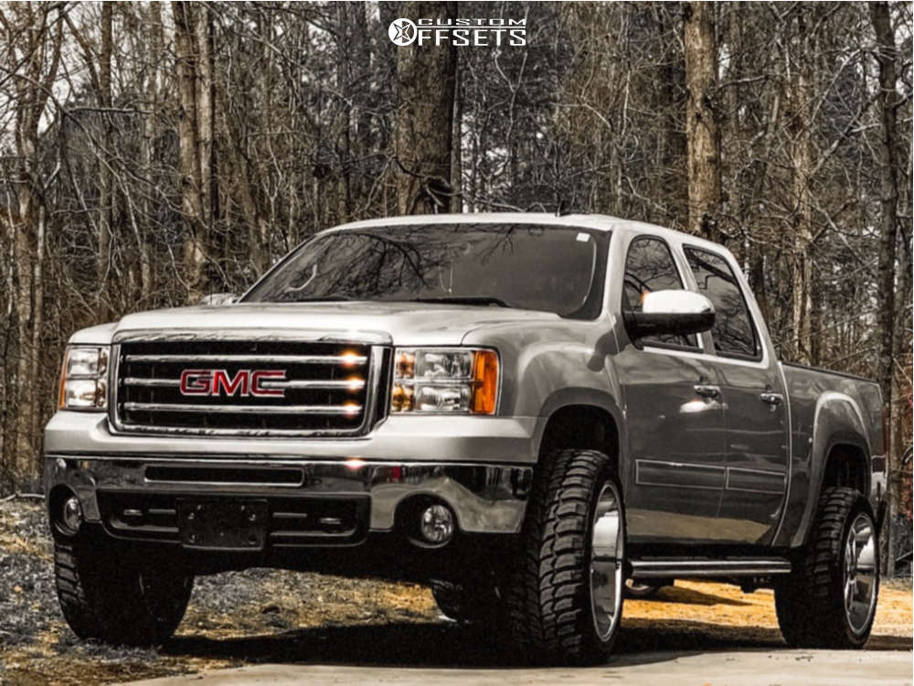 2012 GMC Sierra 1500 with 22x12 -44 Fuel Triton D609 and 33/12.5R22  Crosswind Mt and Leveling Kit | Custom Offsets