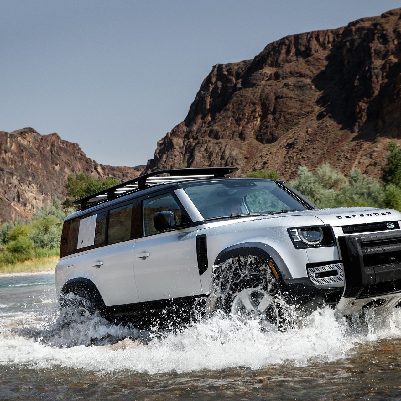 The New Land Rover Defender Reaches American Showrooms | Barron's