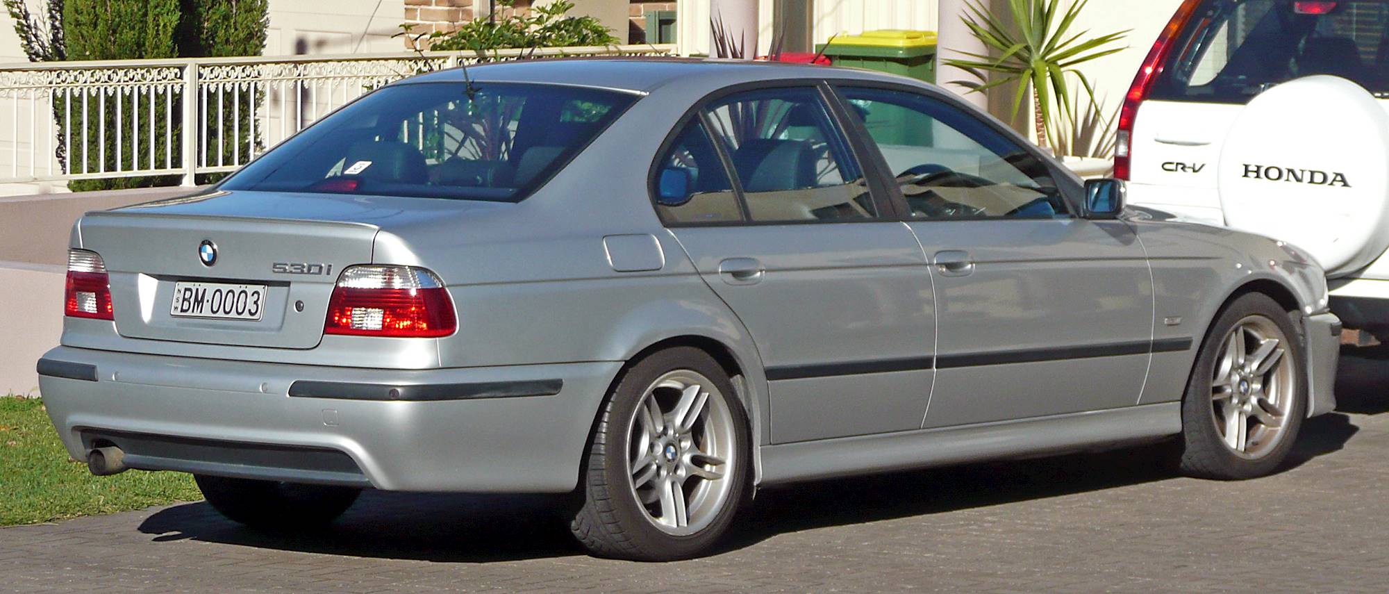 2003 BMW 530 i 4dr Sedan 5-spd manual