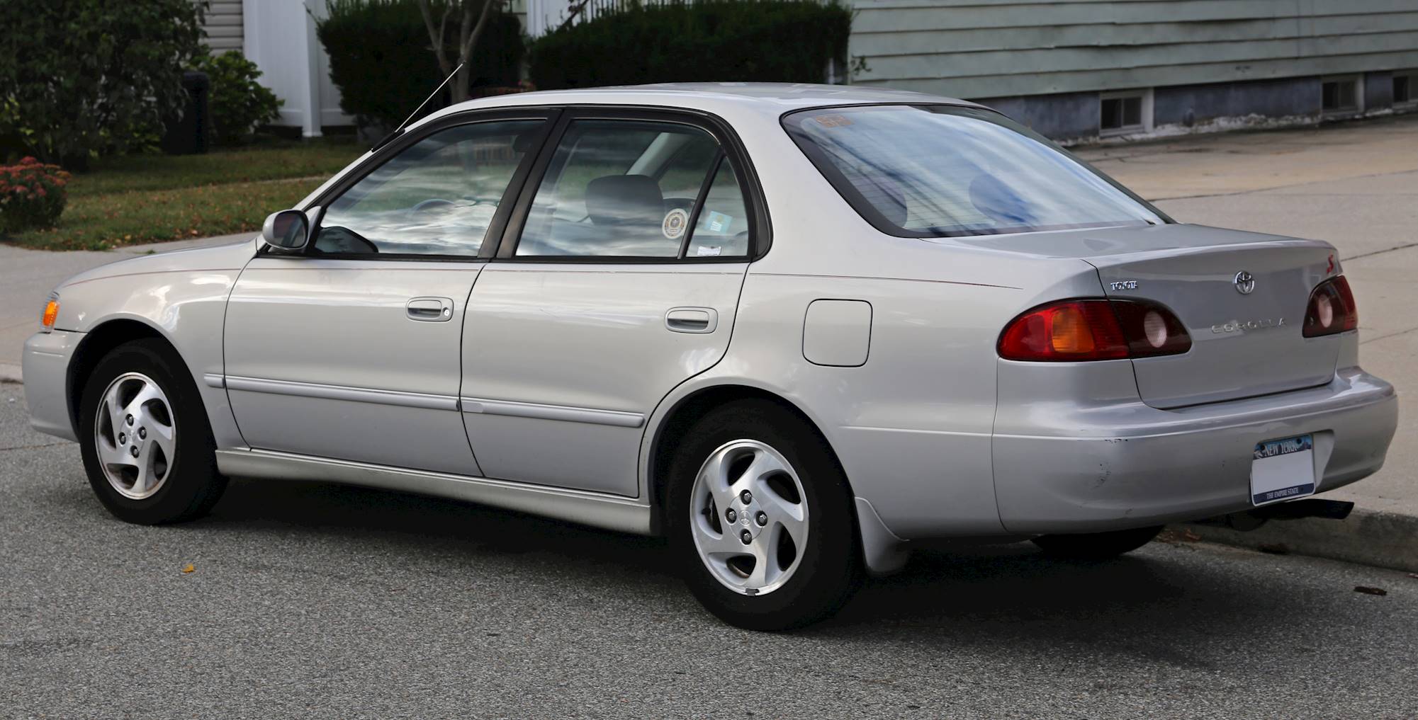 2001 Toyota Corolla LE - Sedan 1.8L auto