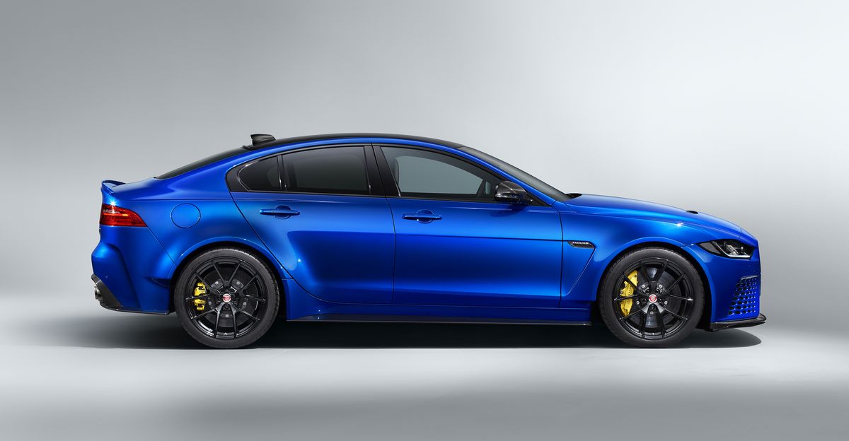 Jaguar XE SV Project 8 Touring – No Wing, Lower Top Speed
