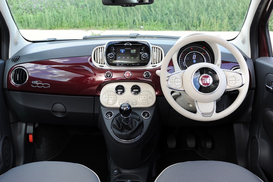 Fiat 500 (2023) interior | Parkers
