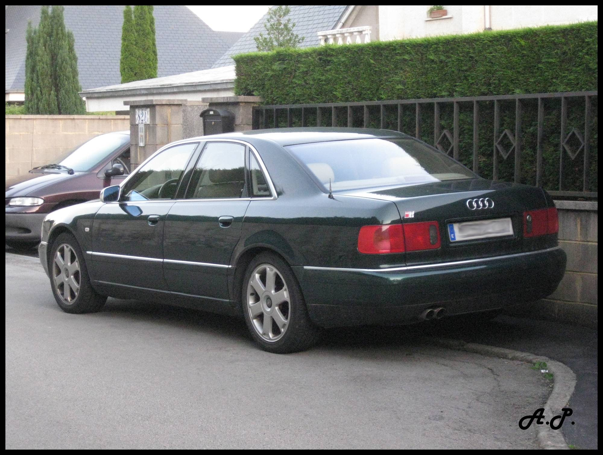 2003 Audi S8 quattro - Sedan 4.2L V8 AWD auto