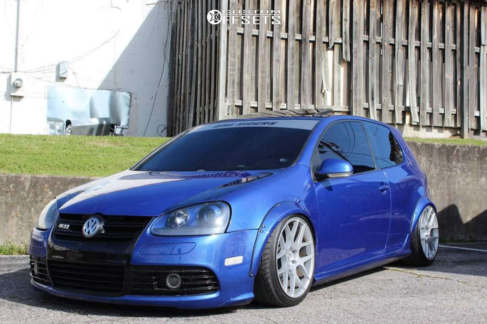 2008 Volkswagen R32 with 18x8.5 35 AVID1 AV30 and 225/40R18 Ohtsu Fp7000  and Air Suspension | Custom Offsets
