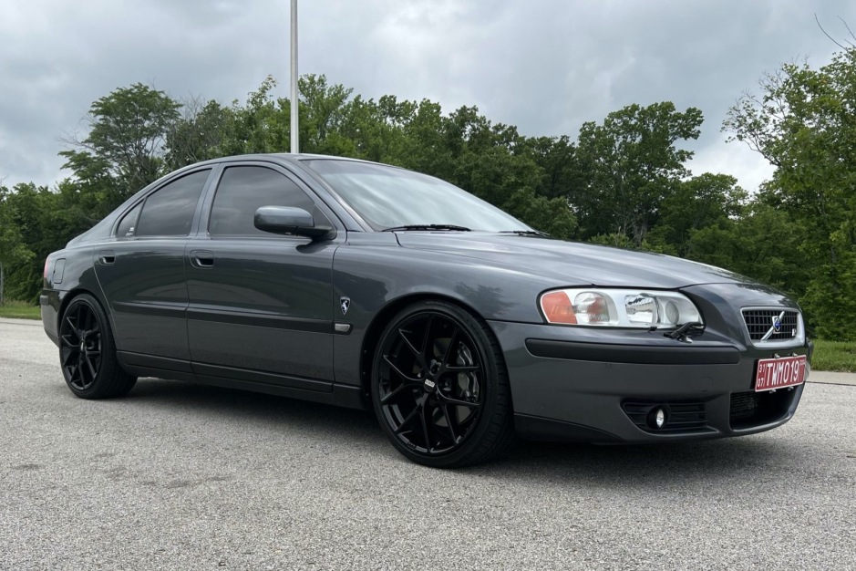 No Reserve: Original-Owner 2004 Volvo S60 R 6-Speed for sale on BaT  Auctions - sold for $16,000 on June 17, 2022 (Lot #76,401) | Bring a Trailer