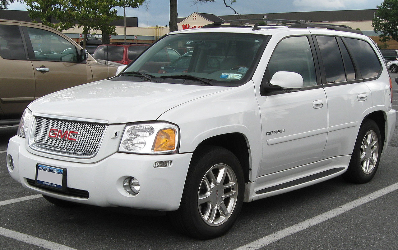 File:GMC Envoy Denali -- 08-21-2009.jpg - Wikipedia