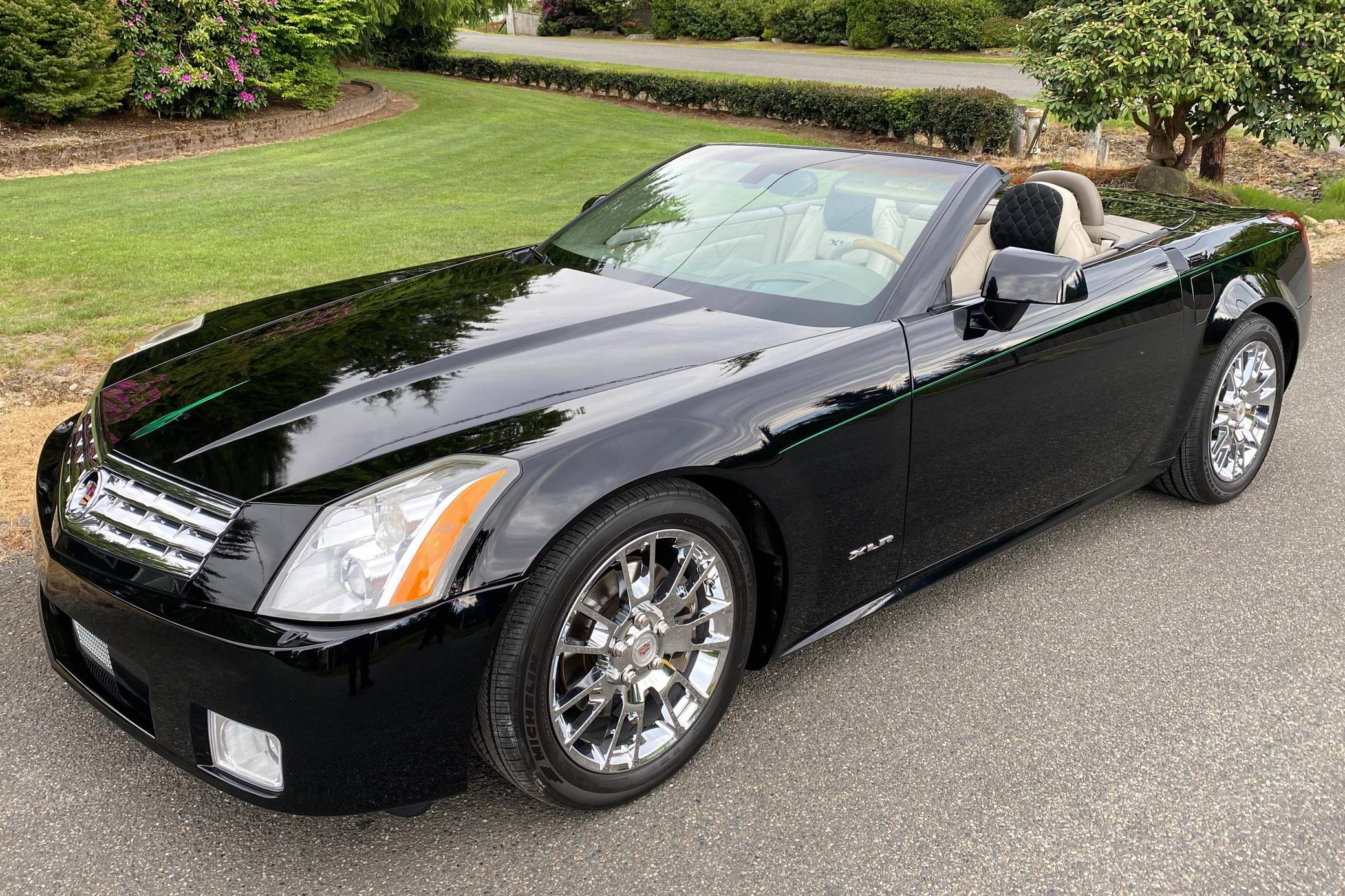 2005 Cadillac XLR auction - Cars & Bids