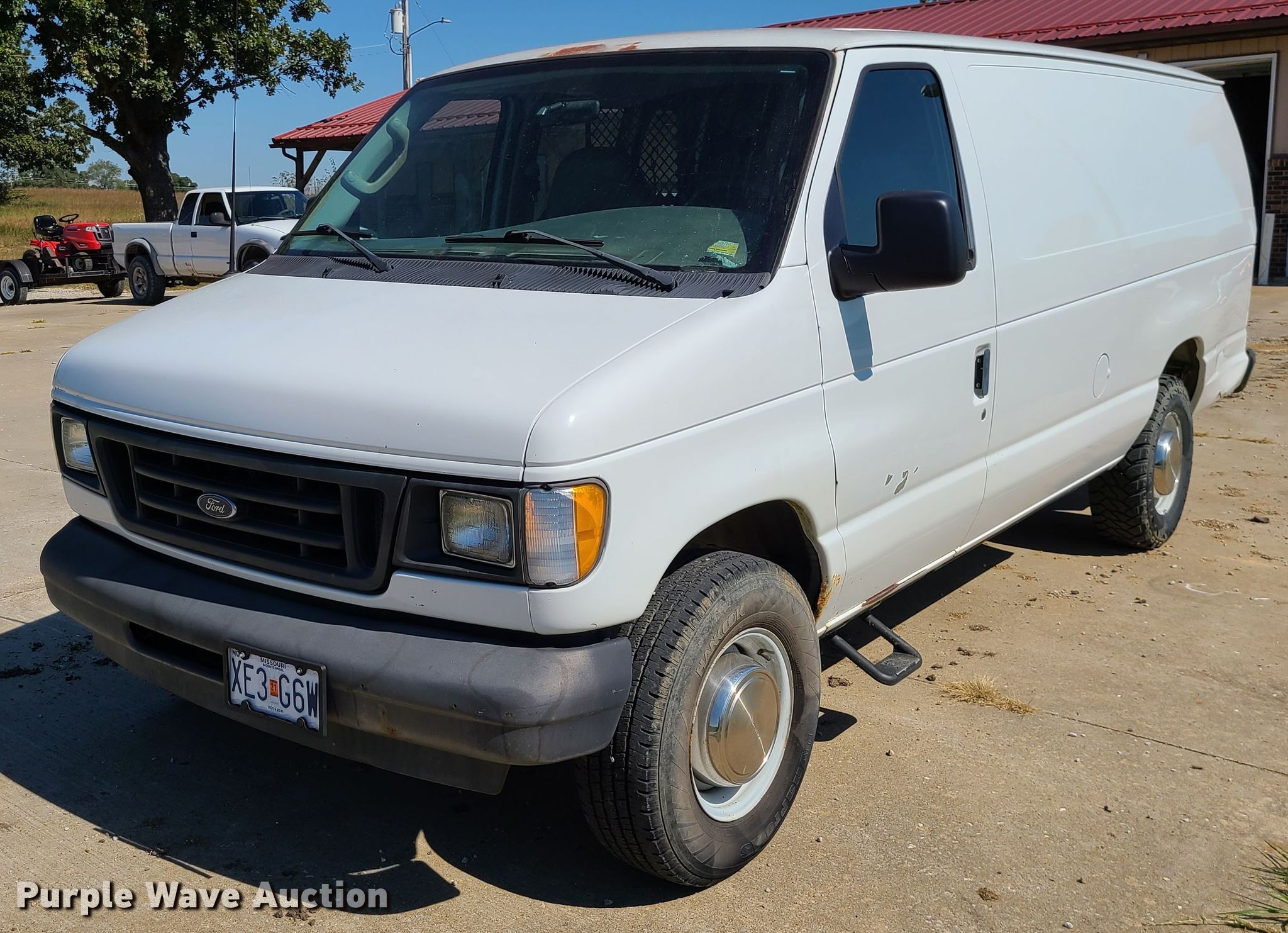 2003 Ford E250 van in Warsaw, MO | Item L1250 sold | Purple Wave