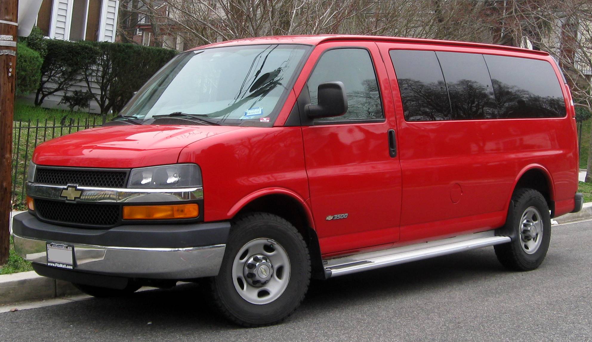 1998 Chevrolet Chevy Van G3500 Extended Cargo Van 155 in. WB 4-spd auto w/OD