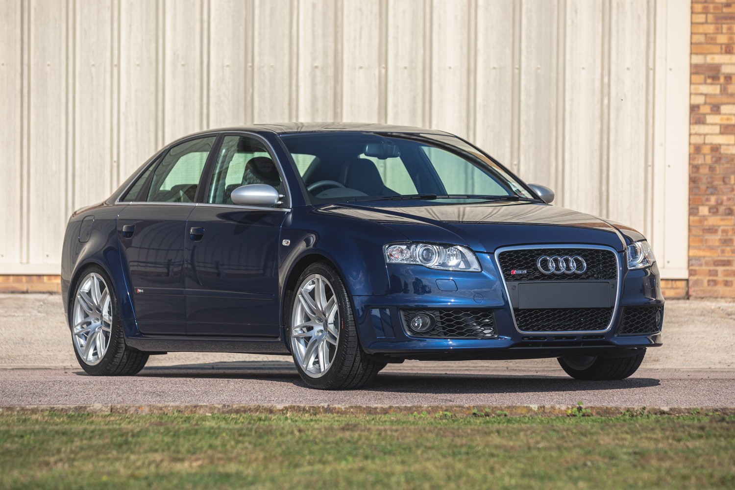 Ultra-Cool 2007 Audi RS 4 B7 With V8, Stick Shift, 217 Miles From New  Heading to Auction - autoevolution