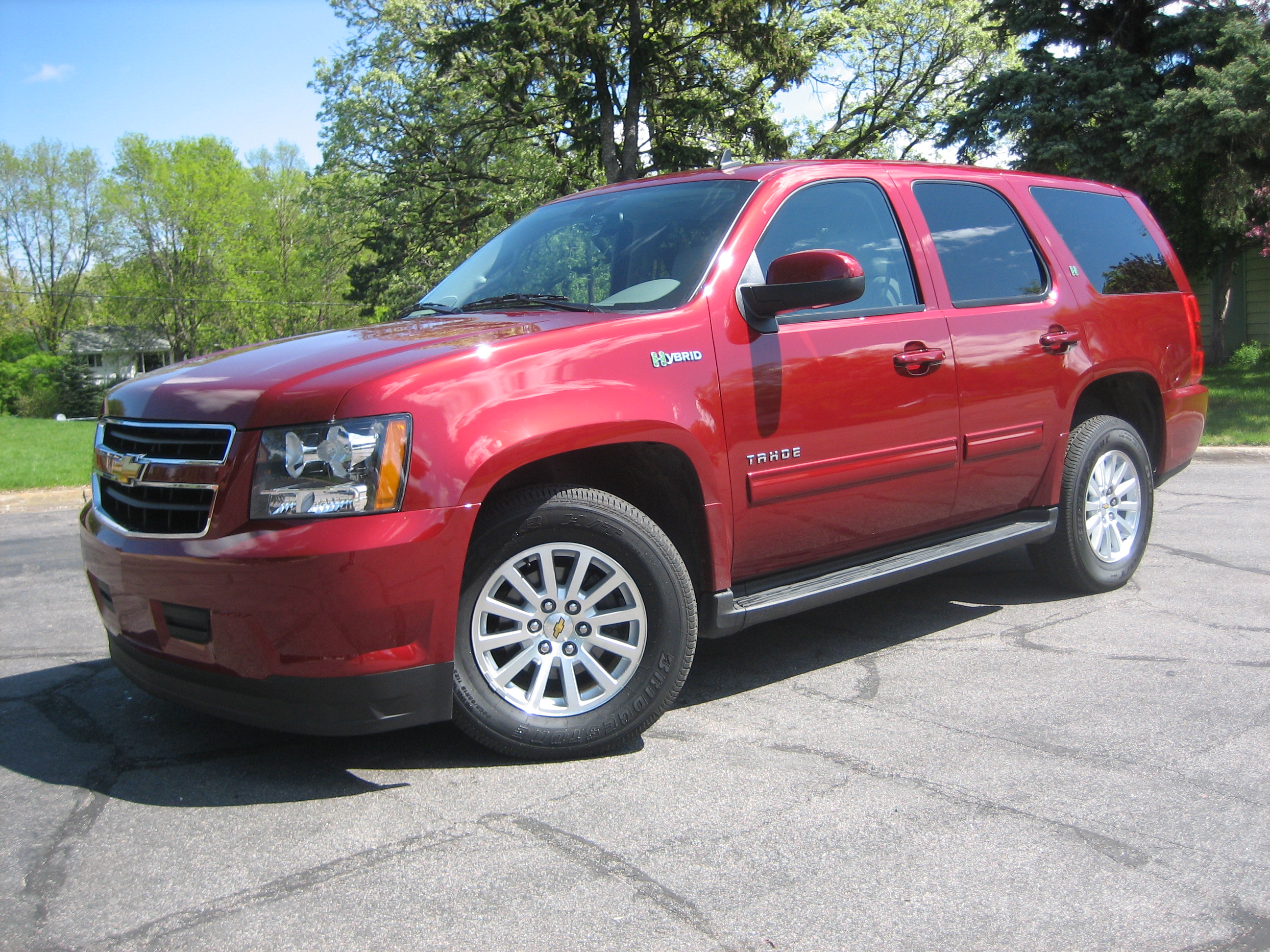 2010 Chevrolet Tahoe Hybrid - Information and photos - MOMENTcar