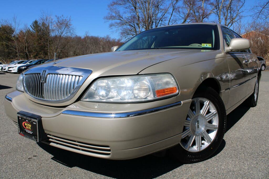 50 Best 2008 Lincoln Town Car for Sale, Savings from $3,389