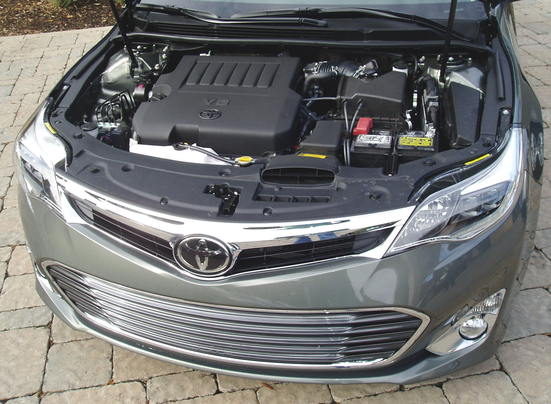 Test Drive: 2013 Toyota Avalon & Avalon Hybrid | Our Auto Expert