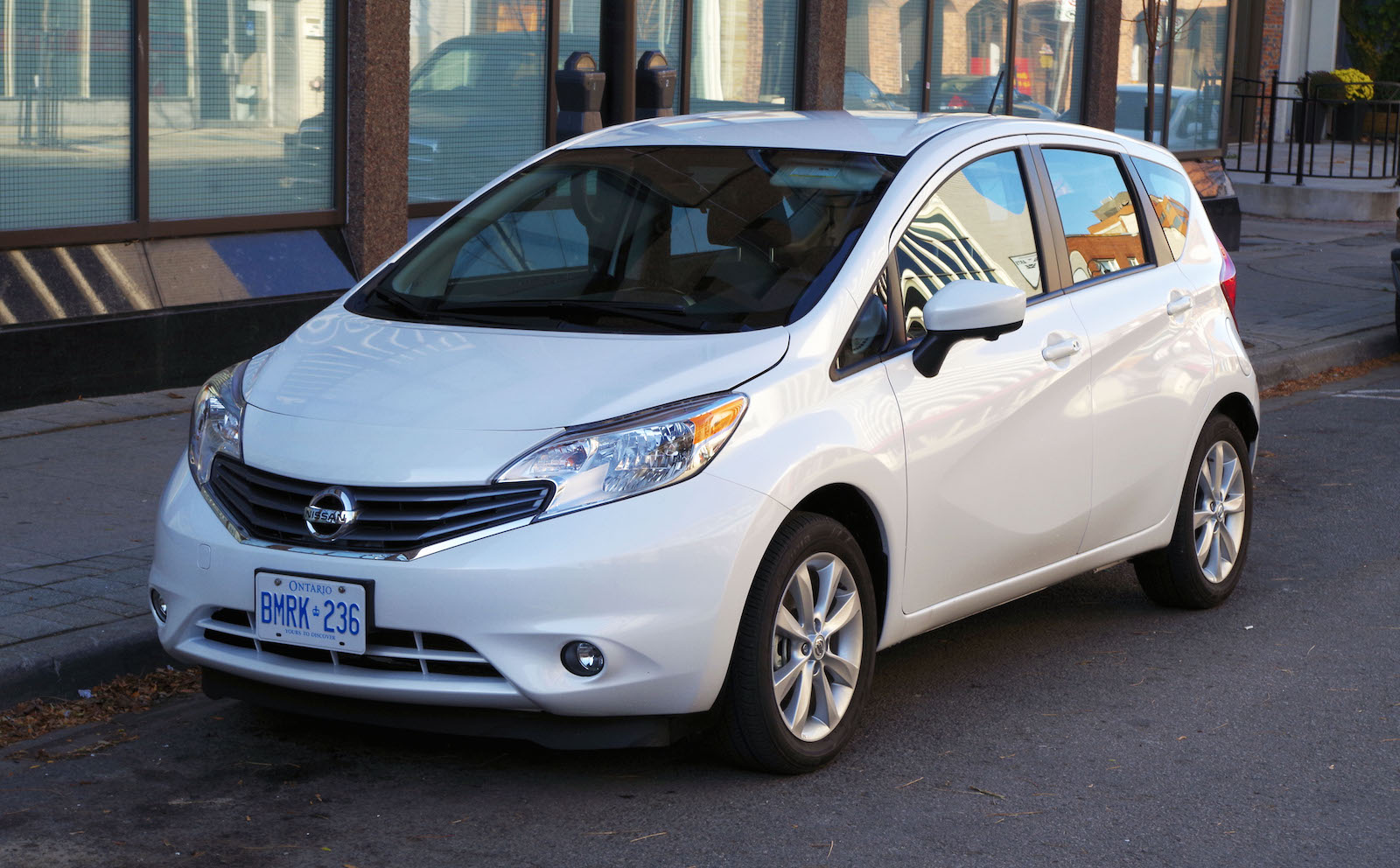 Review: 2016 Nissan Versa Note SL | Canadian Auto Review