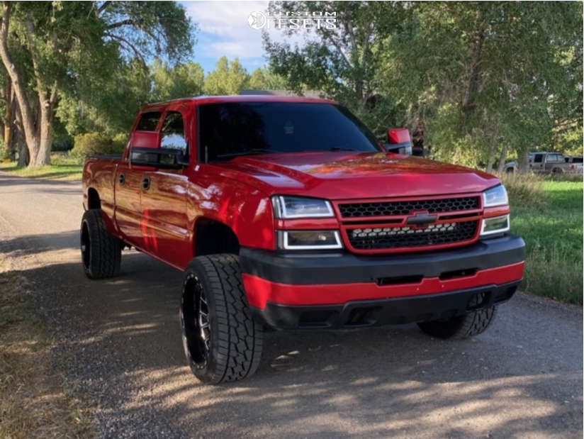 2006 Chevrolet Silverado 2500 HD with 22x12 -44 TIS 547BM and 33/12.5R22  Delinte Dx-10 Bandit At and Stock | Custom Offsets