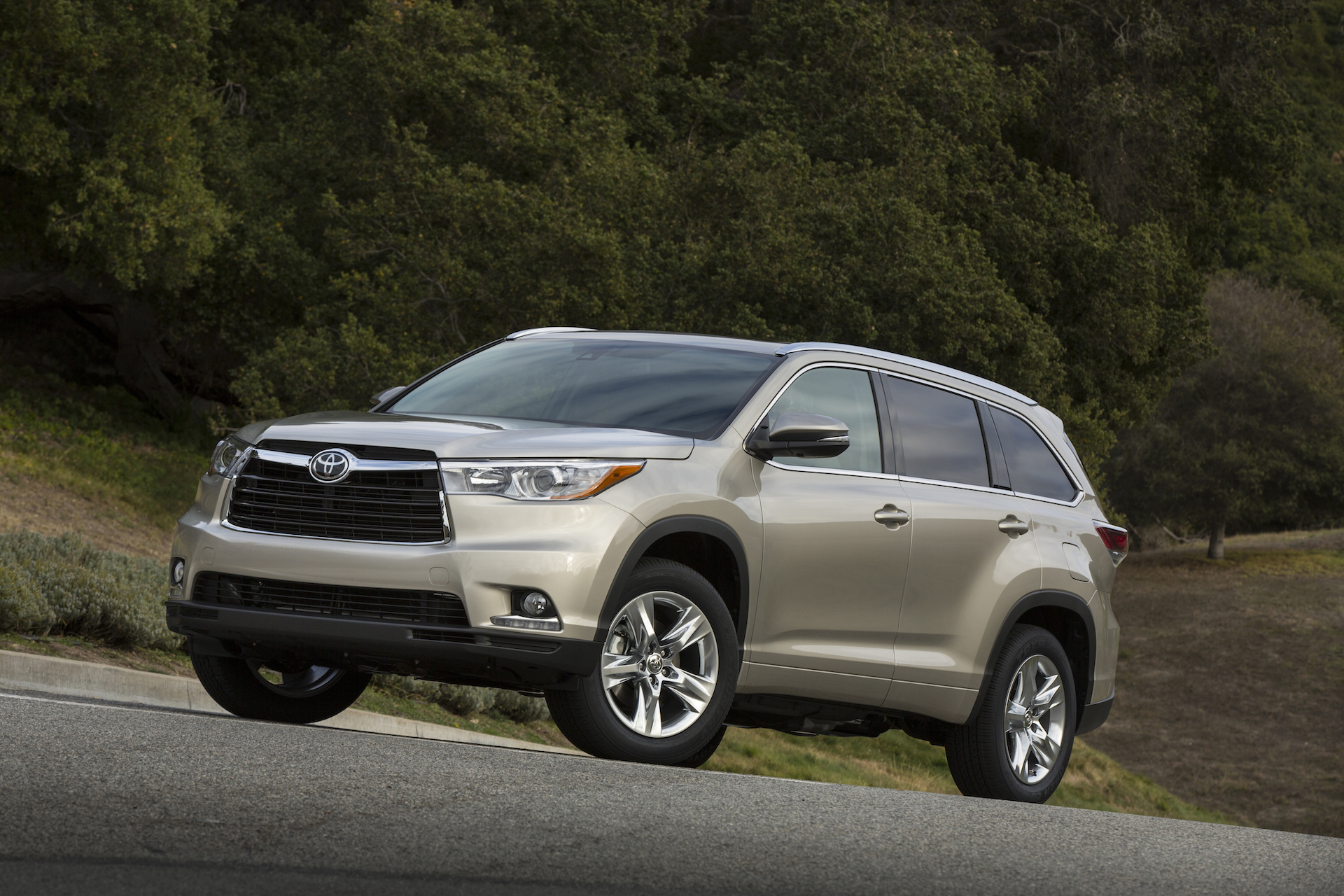 2014 Toyota Highlander Review, Ratings, Specs, Prices, and Photos - The Car  Connection