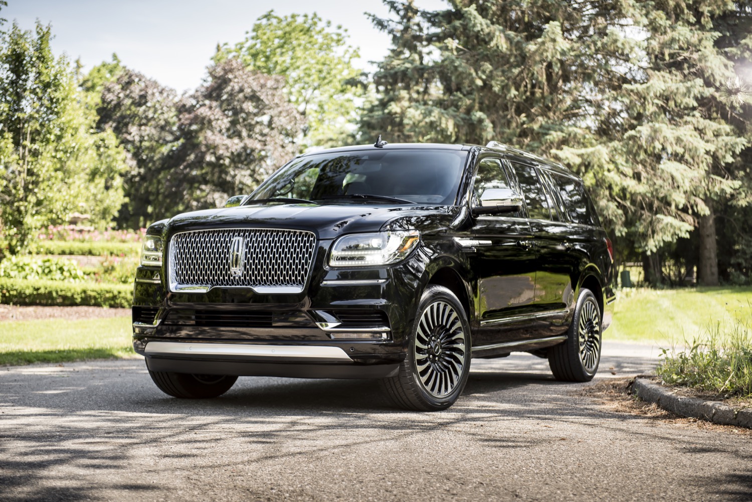 Used Lincoln Navigator L Prices Make It A Better Buy Over New