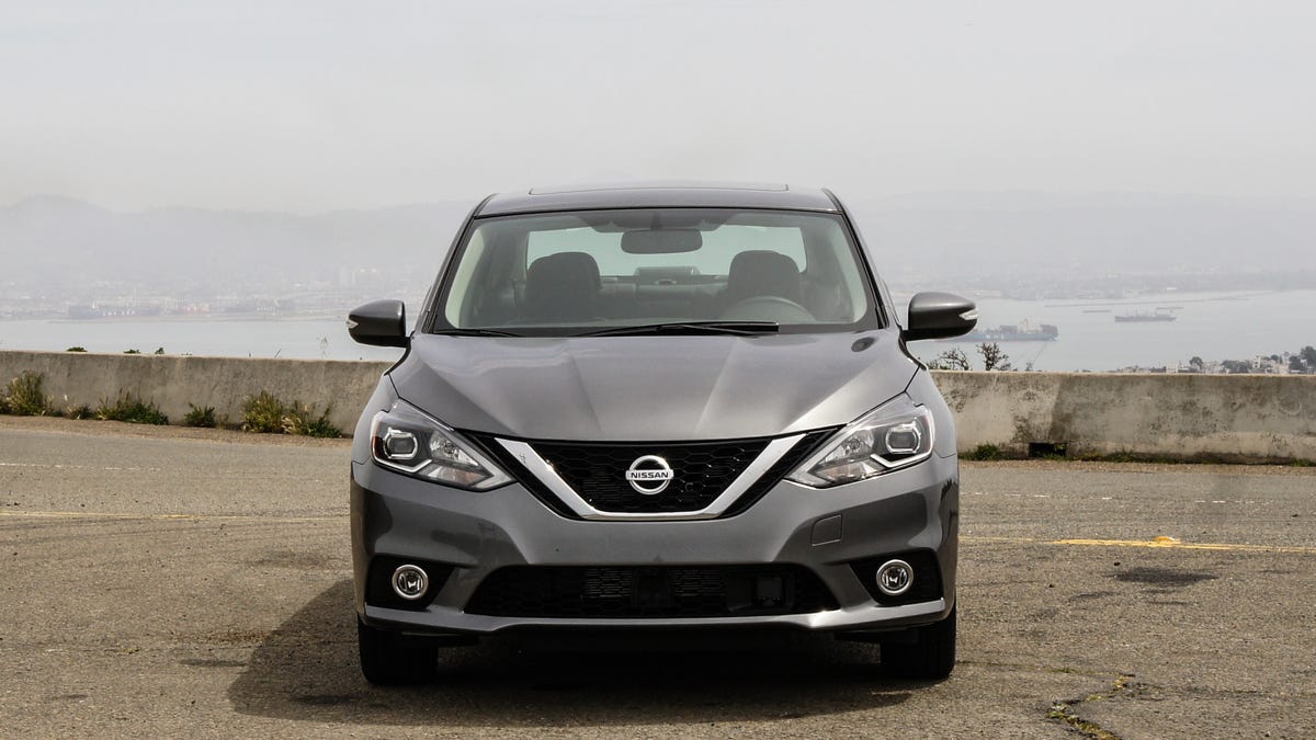 2016 Nissan Sentra review: Lowly Nissan Sentra competes with the luxury  class when it comes to tech - CNET