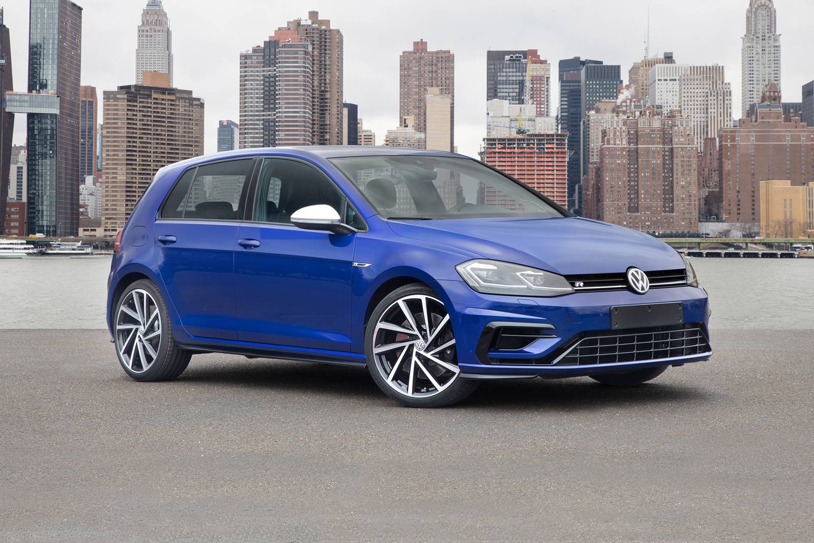 2019 Volkswagen Golf R Review & Ratings | Edmunds