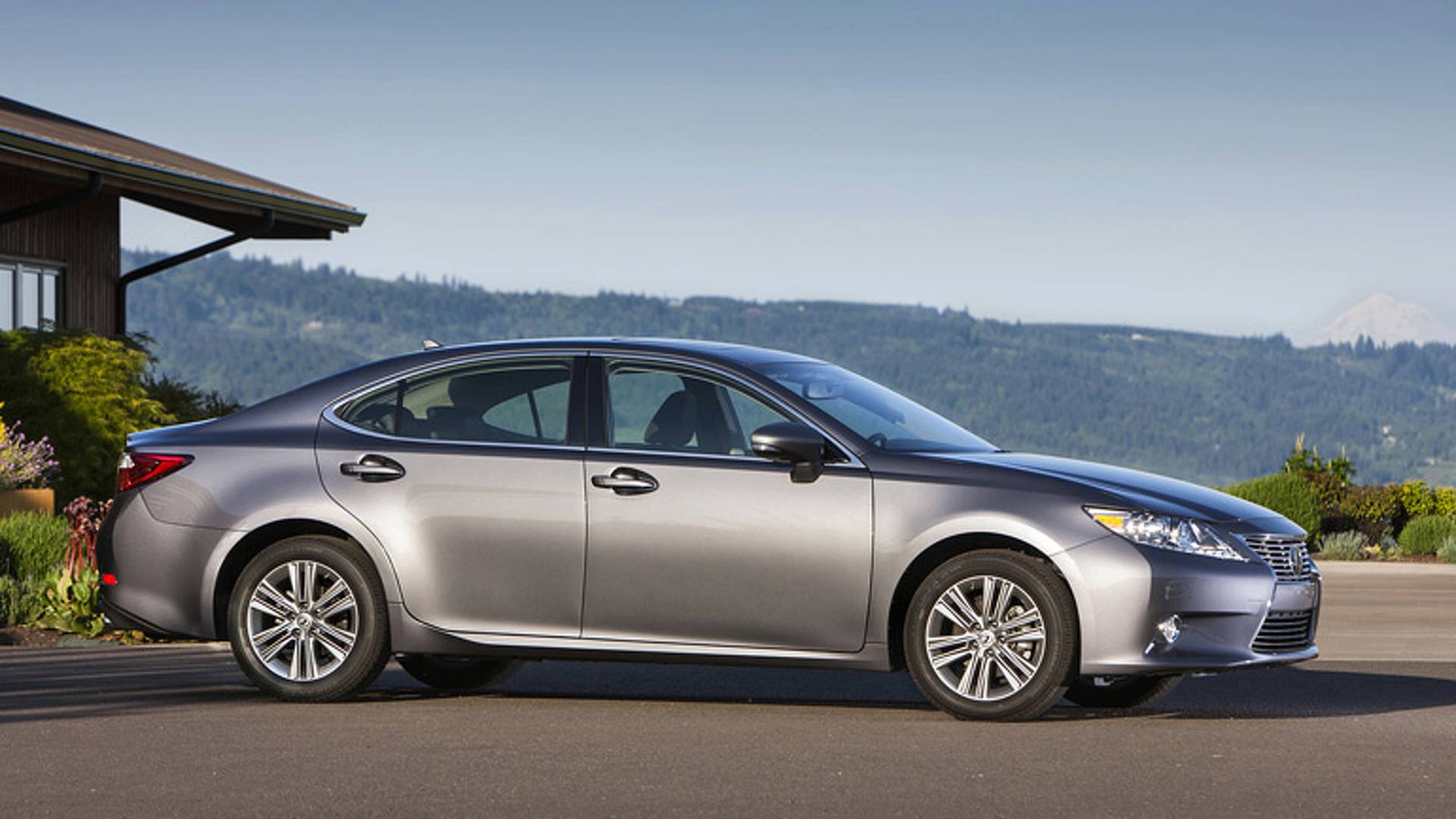 First Drive Review: 2015 Lexus ES350–A Whole Lot of Luxury