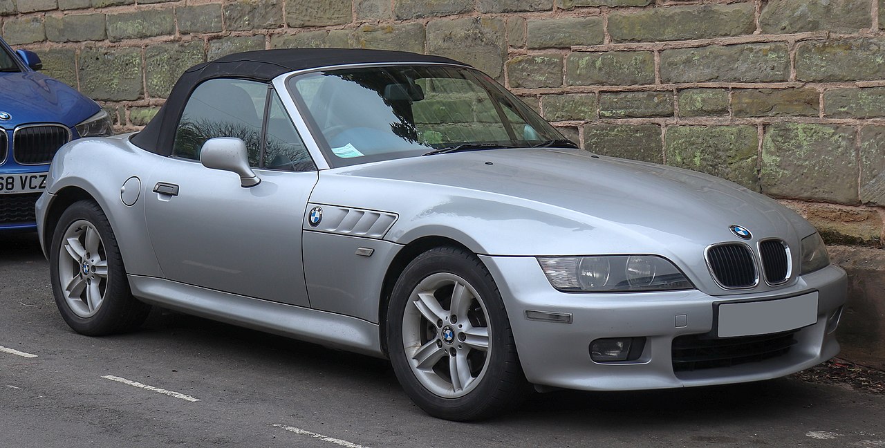 File:2001 BMW Z3 Roadster Automatic 2.2 Front.jpg - Wikimedia Commons
