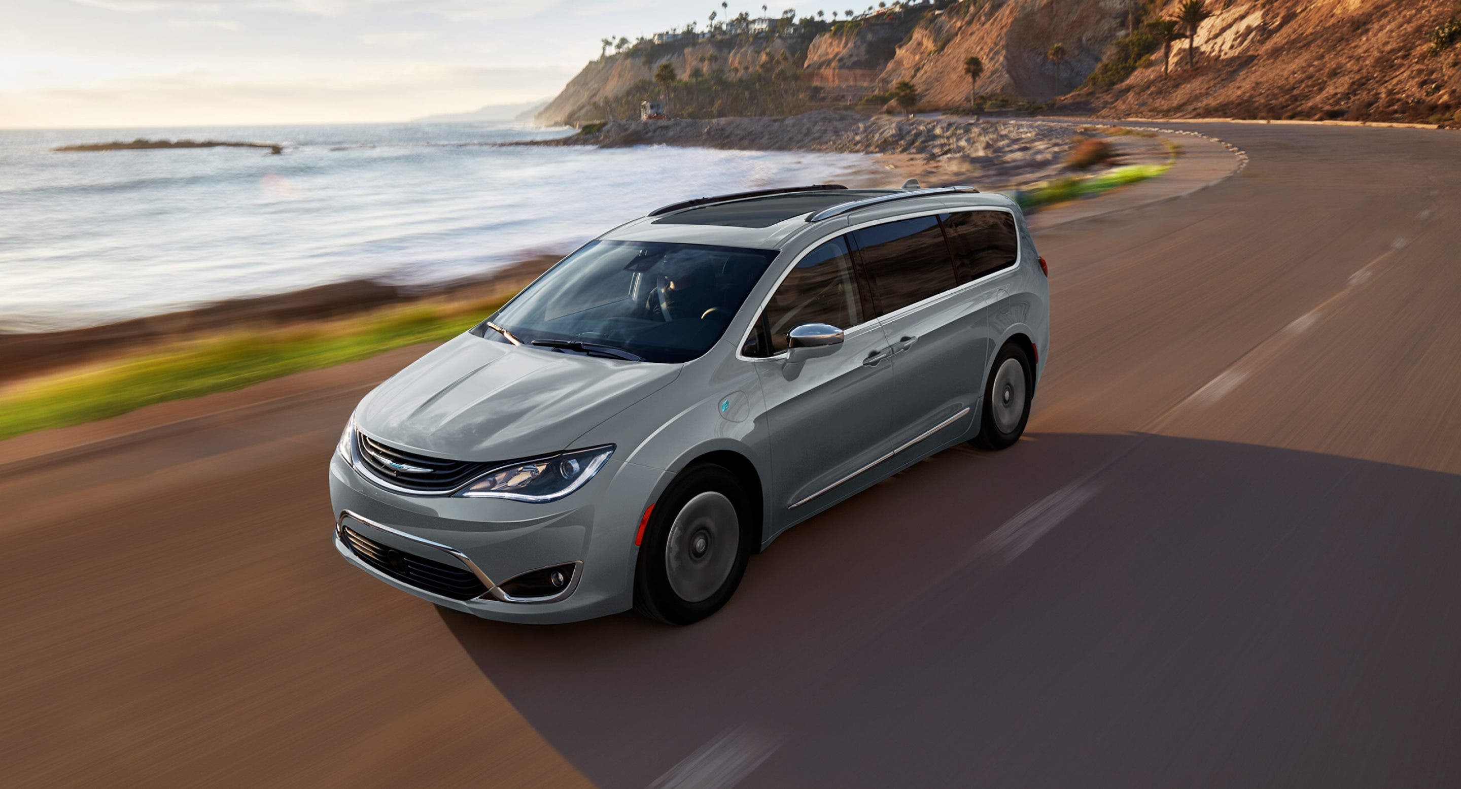 2018 Chrysler Pacifica Plug-In Hybrid Review (Exclusive)