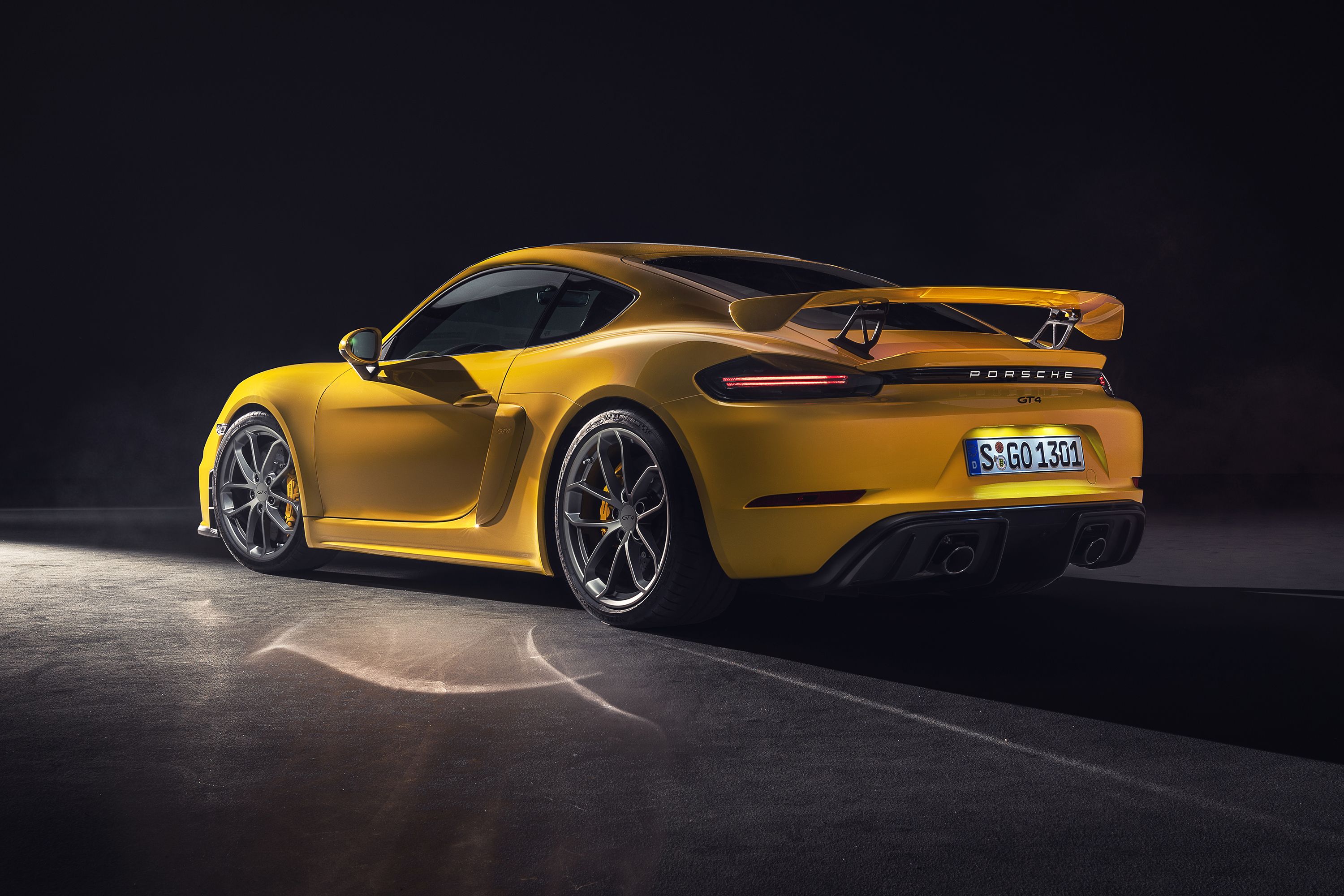 2020 Porsche 718 Cayman GT4 and Boxster Spyder Revealed With New Flat-Six