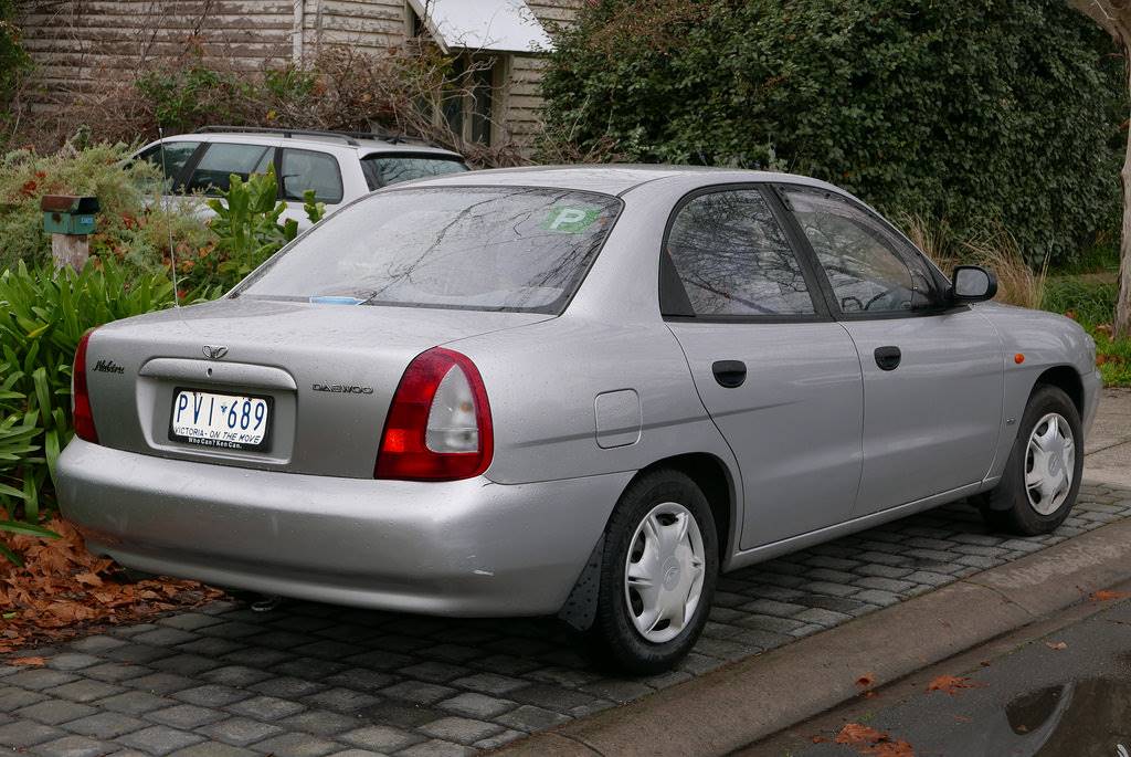 2002 Daewoo Nubira SE - Sedan 2.0L Manual