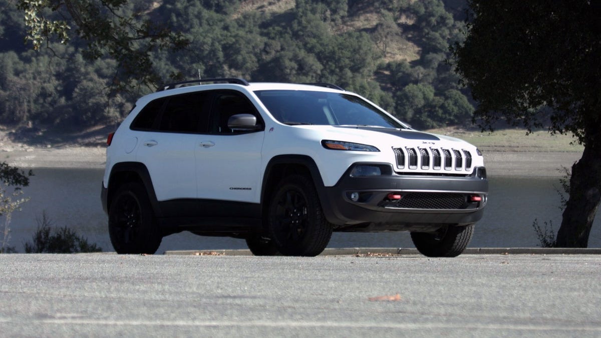 2016 Jeep Cherokee Trailhawk is a little rough on the pavement - Video -  CNET