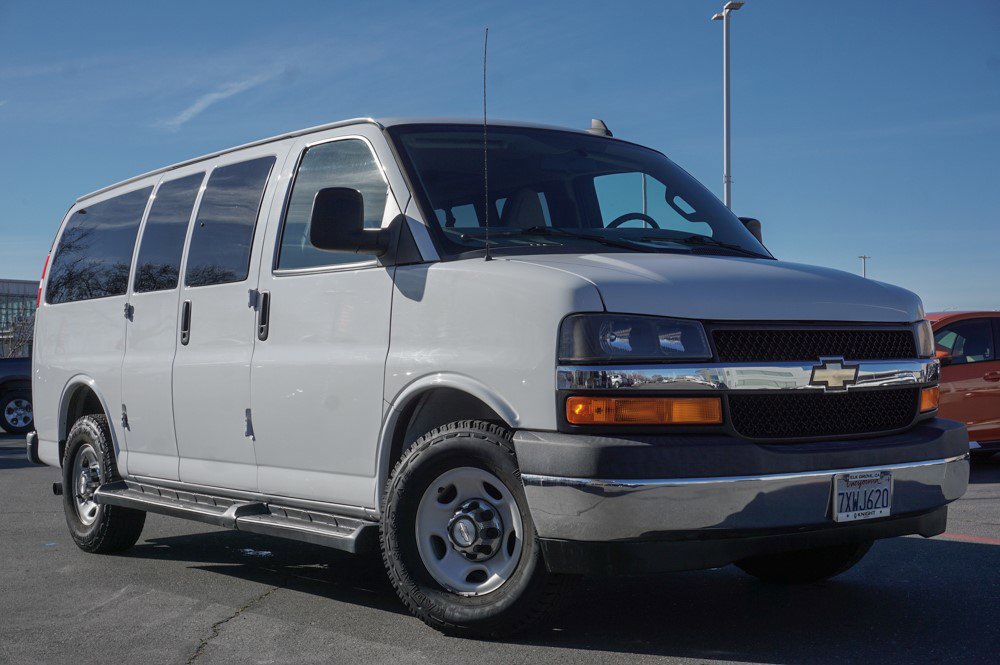 Pre-Owned 2017 Chevrolet Express Passenger LT Full-size Passenger Van in  Elk Grove #21568ST | Elk Grove Volkswagen