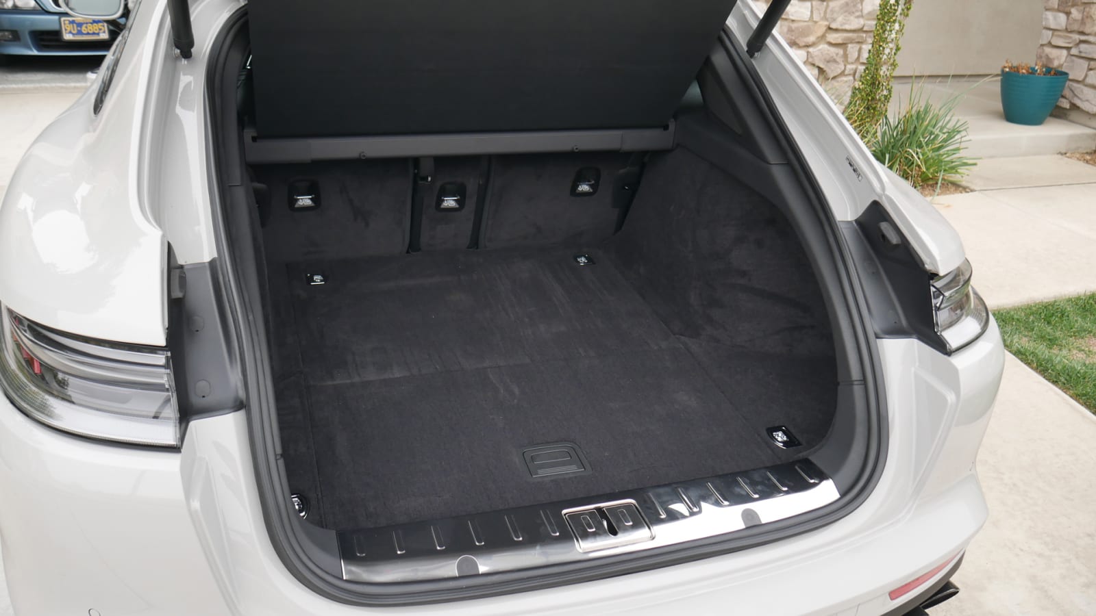 Porsche Panamera Sport Turismo Luggage Test: How much cargo space? -  Autoblog