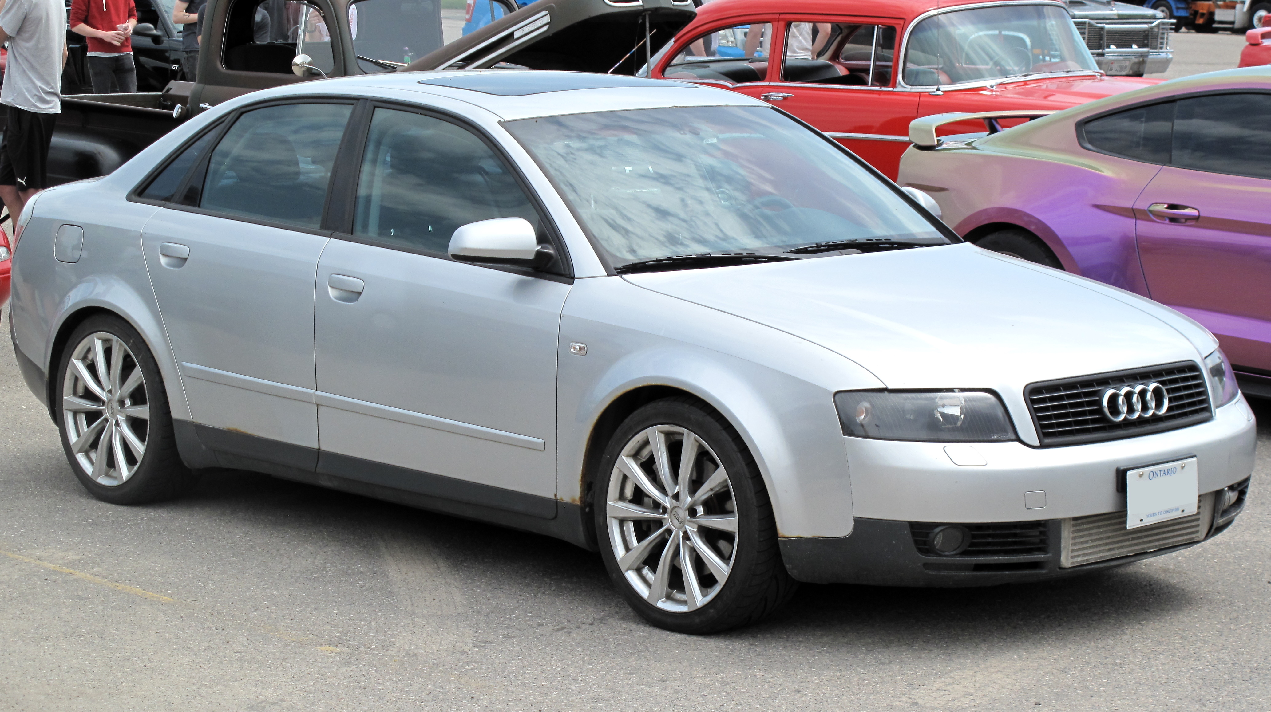 File:2002 Audi A4 1.8T Quattro in Light Silver Metallic, Front Right,  05-29-2022.jpg - Wikimedia Commons