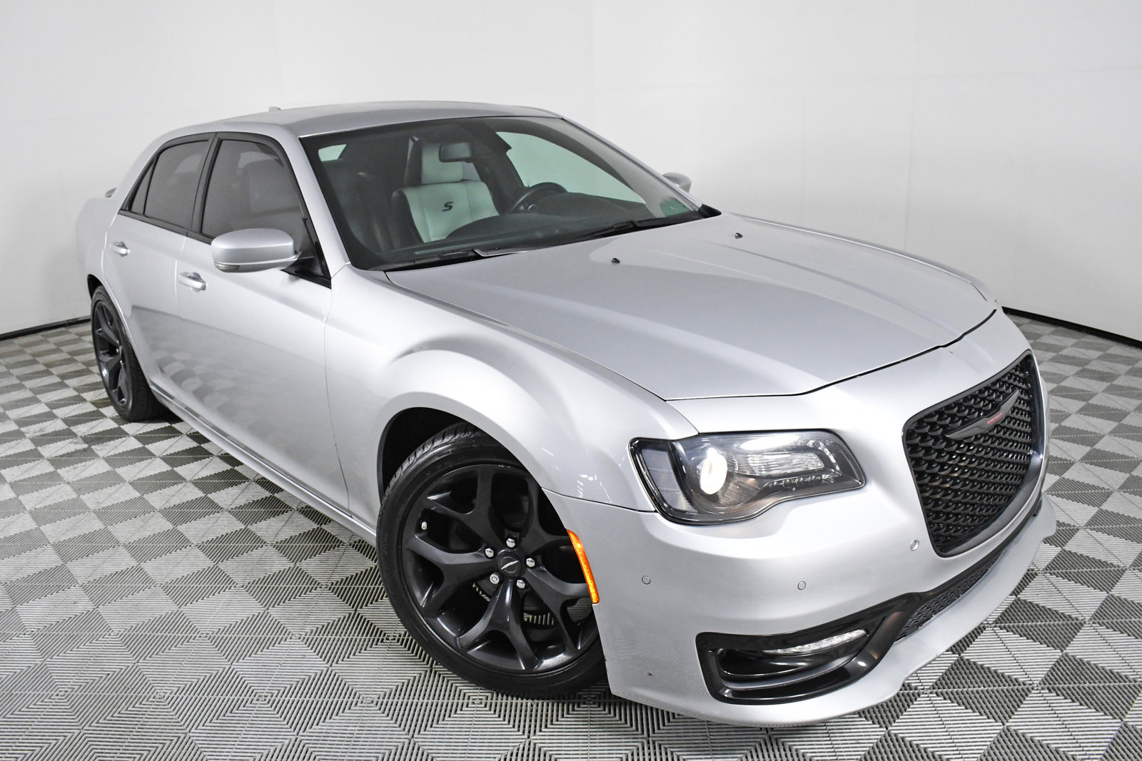 Pre-Owned 2021 Chrysler 300 300S 4dr Car in Palmetto Bay #MH512170 | HGreg  Nissan Kendall